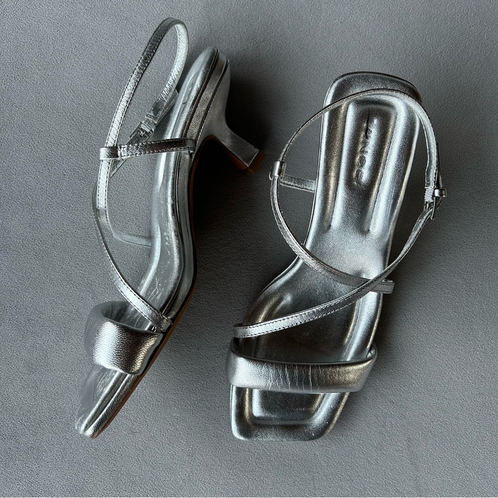 Vince ~ Cottin Sandal ~ Metallic Strappy Kitten Heel Sandals ~ Women’s Size 6